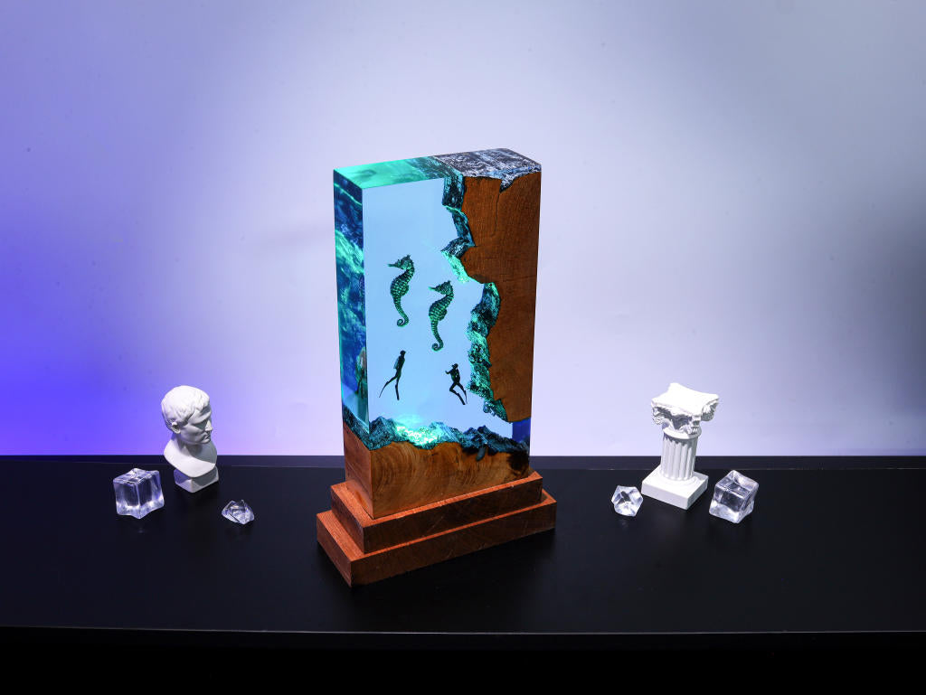 Sea Horse and Divers Night Lamp - Image 5