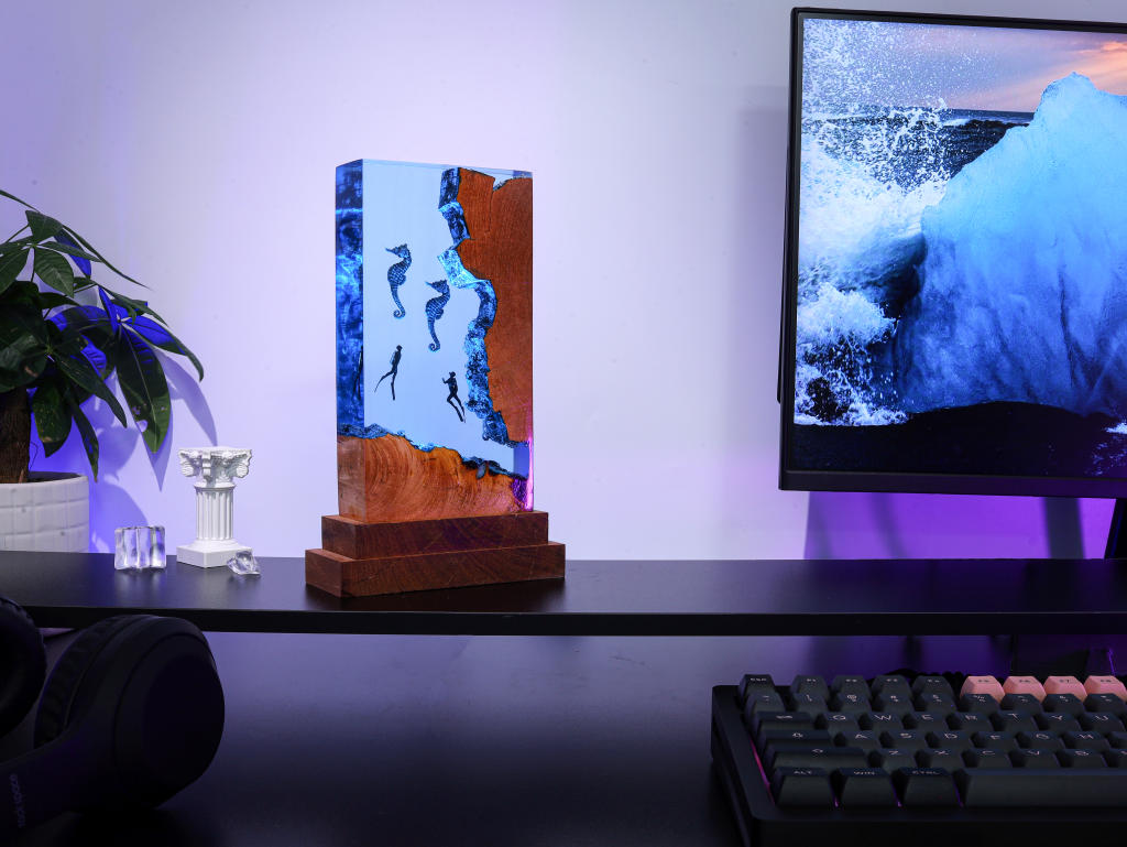 Sea Horse and Divers Night Lamp - Image 9