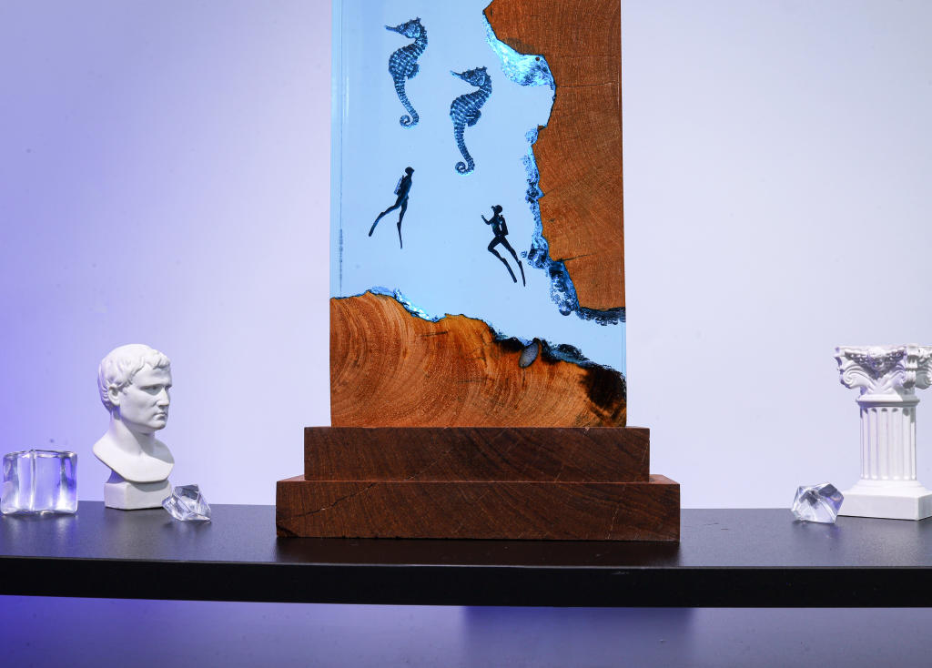 Sea Horse and Divers Night Lamp - Image 15