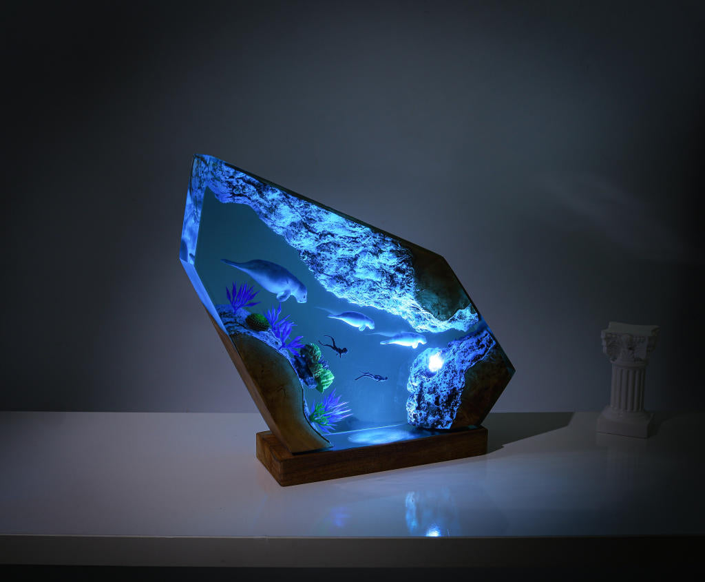 Seal Swimming Epoxy Lamp - Image 7