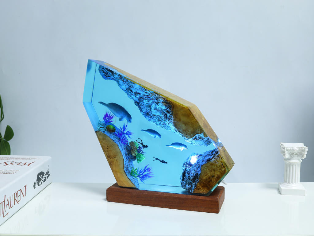 Seal Swimming Epoxy Lamp - Image 8