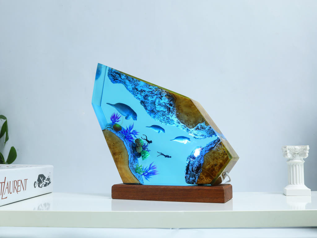Seal Swimming Epoxy Lamp - Image 6