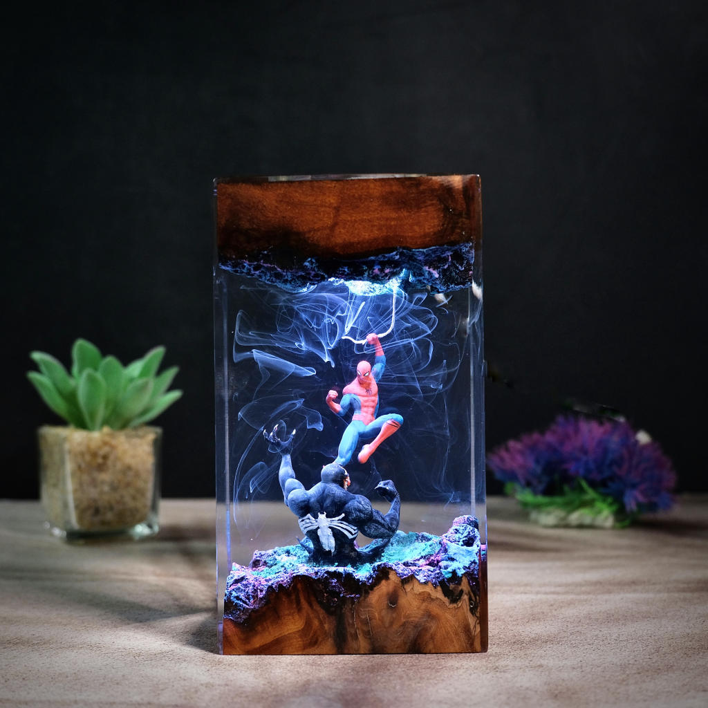 Spider-Man vs Venom Night Light - Image 2
