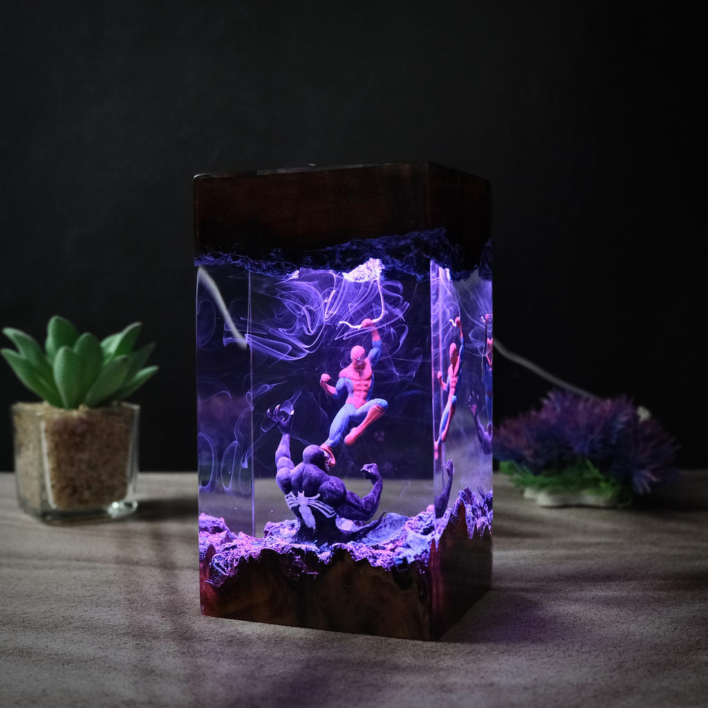 Spider-Man vs Venom Night Light - Image 8