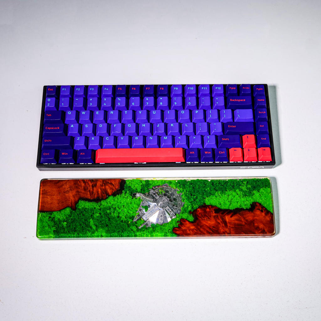 Star Wars Millennium Falcon Starship Wrist Rest - Image 12