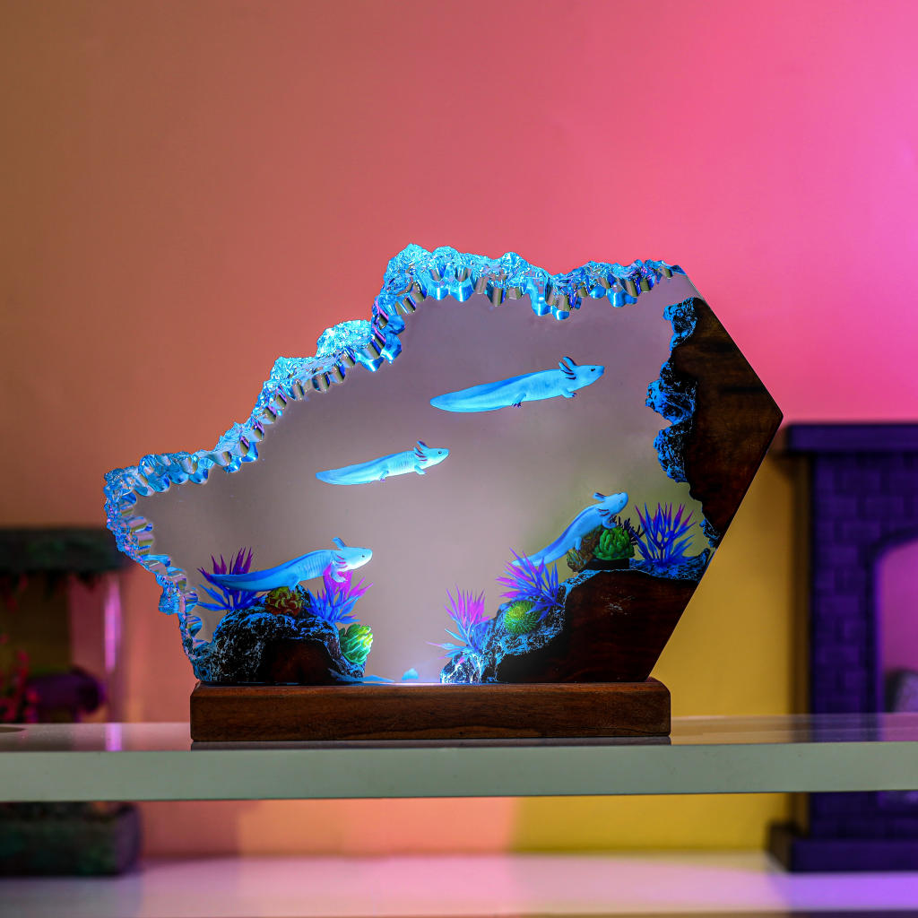 Swimming Axolotl Epoxy Lamp - Image 11