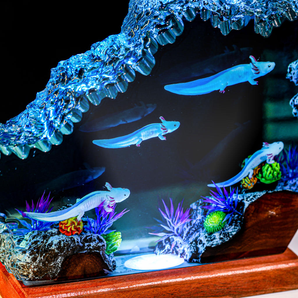Swimming Axolotl Epoxy Lamp - Image 16