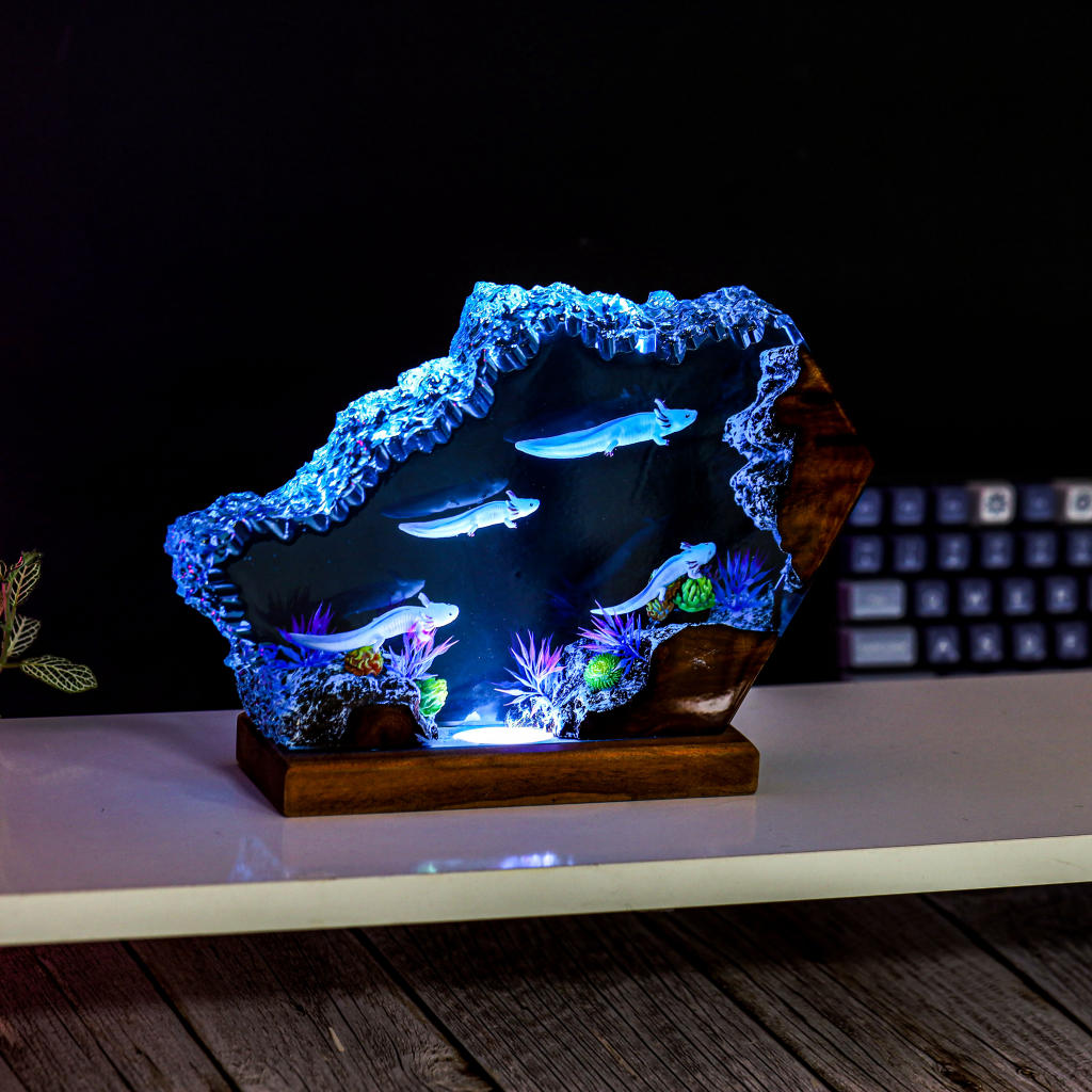 Swimming Axolotl Epoxy Lamp - Image 4