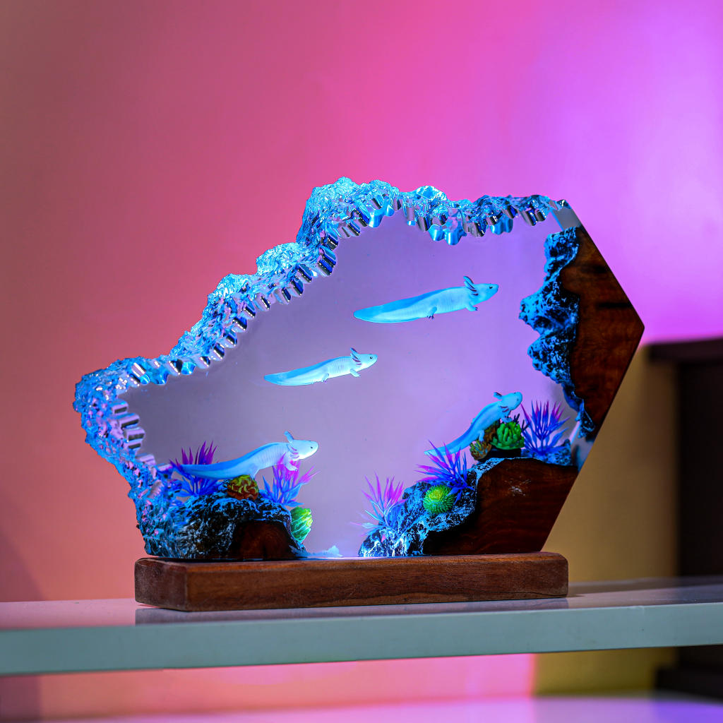 Swimming Axolotl Epoxy Lamp - Image 9