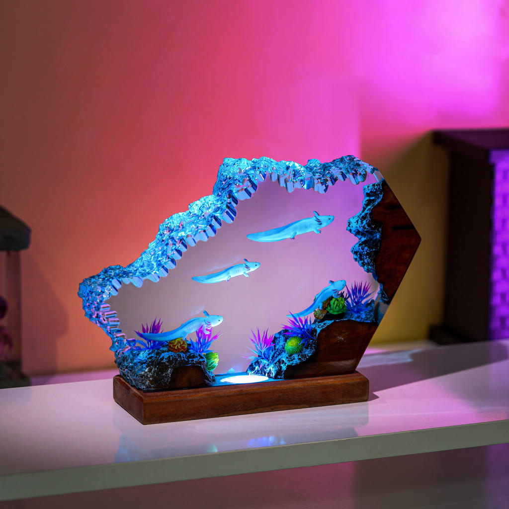 Swimming Axolotl Epoxy Lamp - Image 10