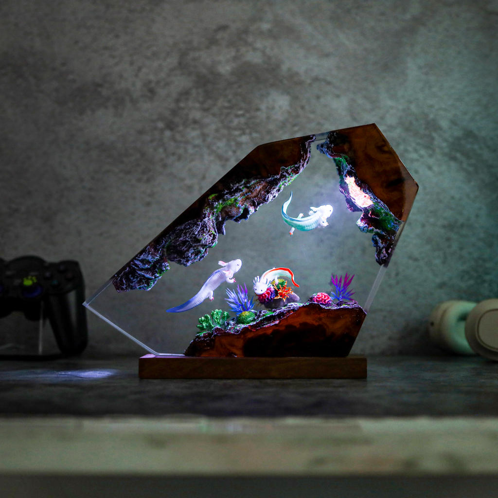 Swimming Axolotl Epoxy Lamp Ver 3 - Image 6