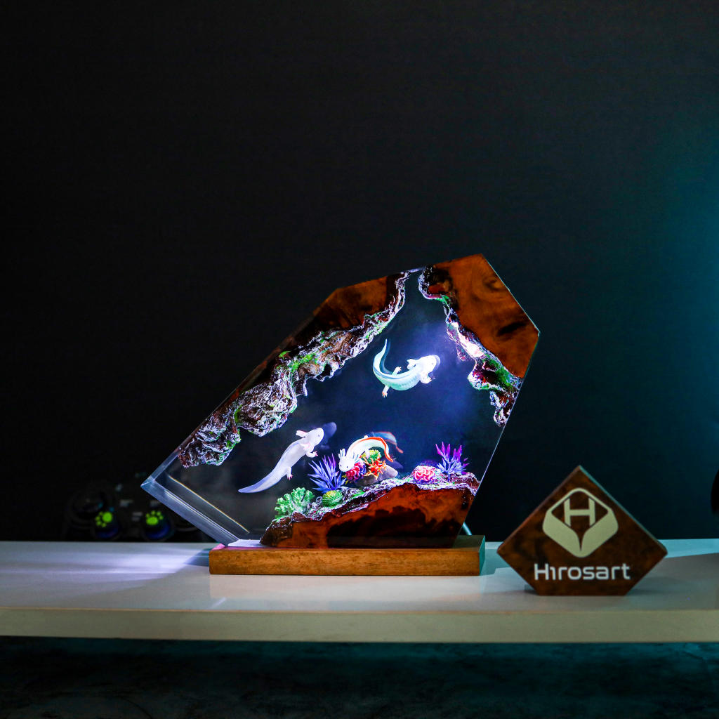 Swimming Axolotl Epoxy Lamp Ver 3 - Image 13