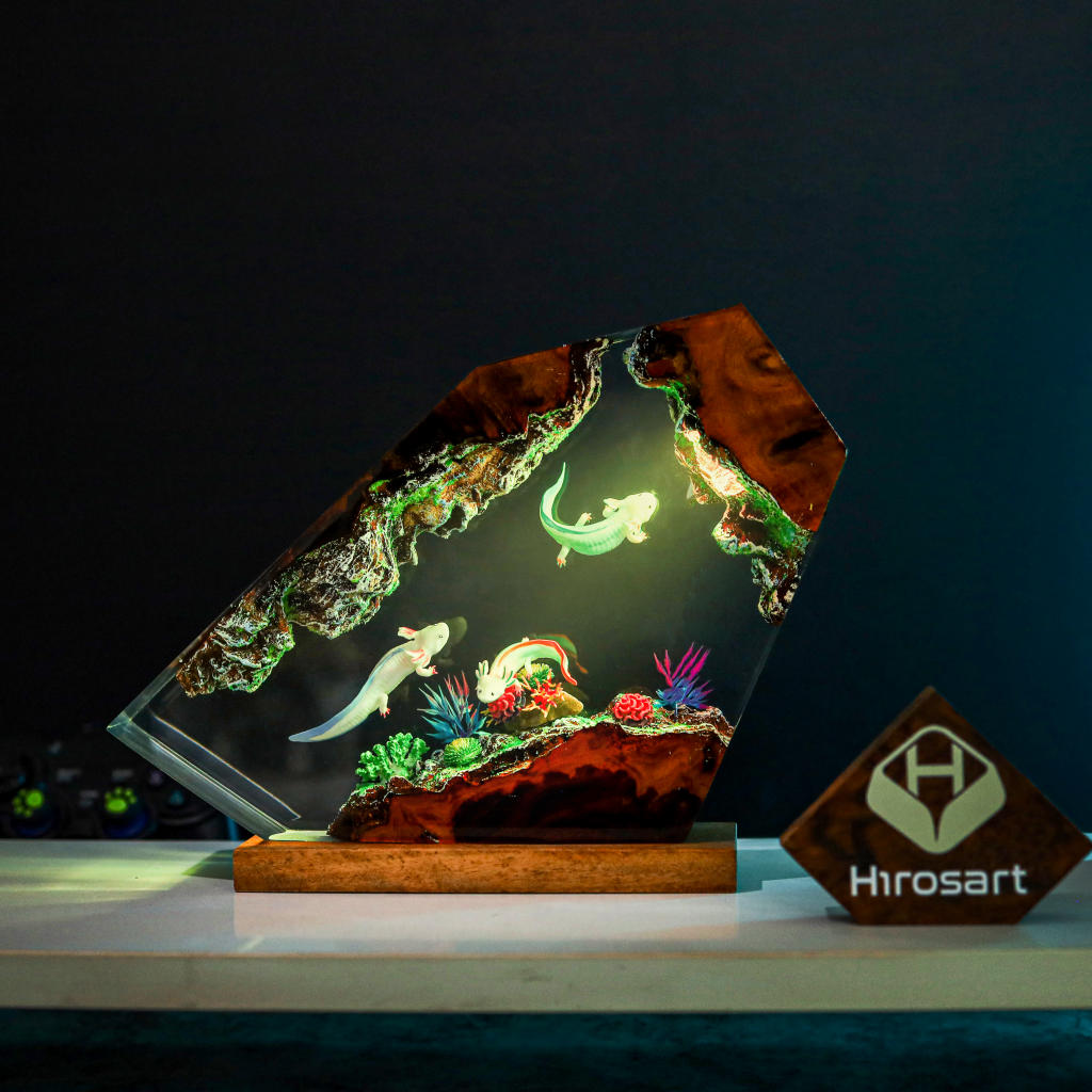 Swimming Axolotl Epoxy Lamp Ver 3 - Image 12