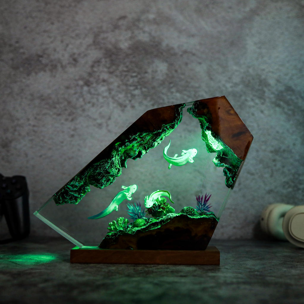 Swimming Axolotl Epoxy Lamp Ver 3 - Image 8