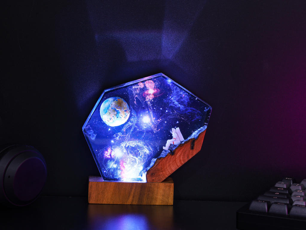 Millennium Falcon Spaceship Night Light - Image 5