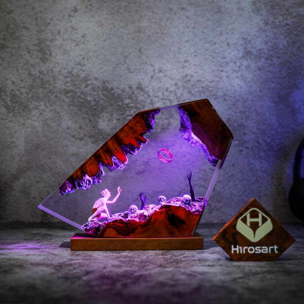 The Lord of the Rings Gollum Lamp - Image 10