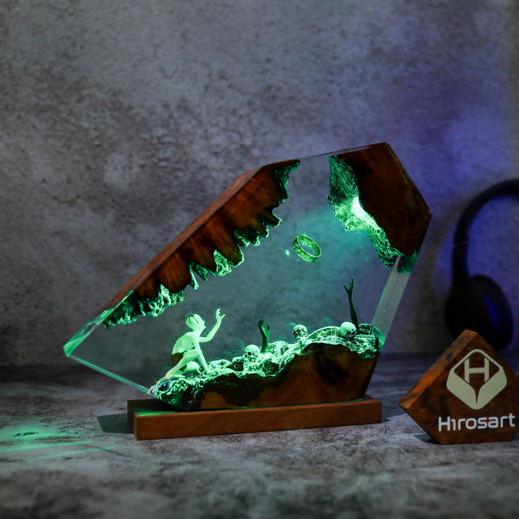 The Lord of the Rings Gollum Lamp - Image 20
