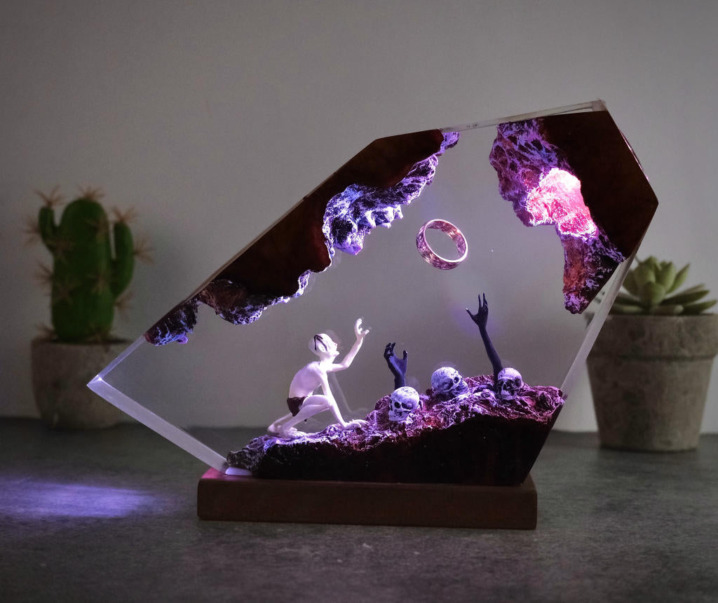 The Lord of the Rings Gollum Lamp - Image 4