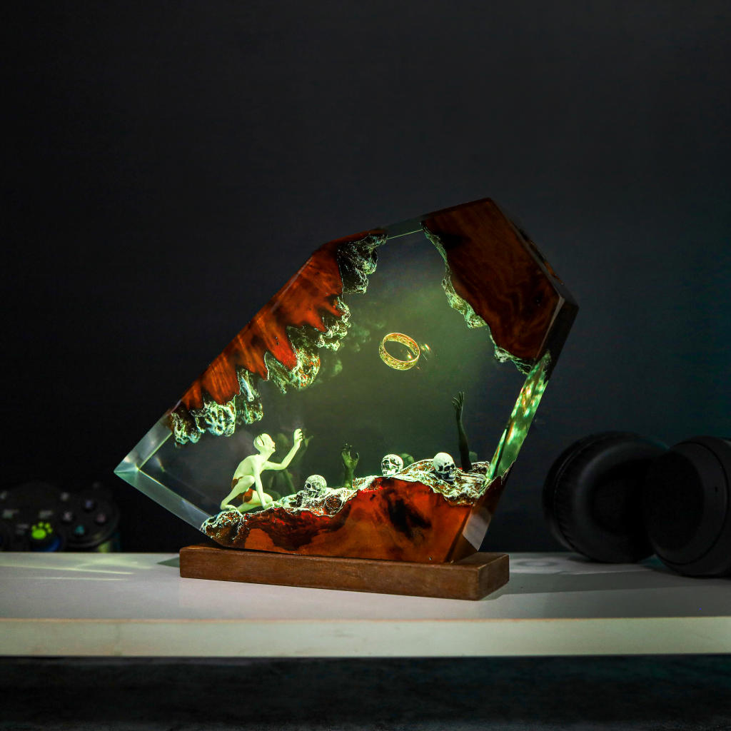 The Lord of the Rings Gollum Lamp - Image 15