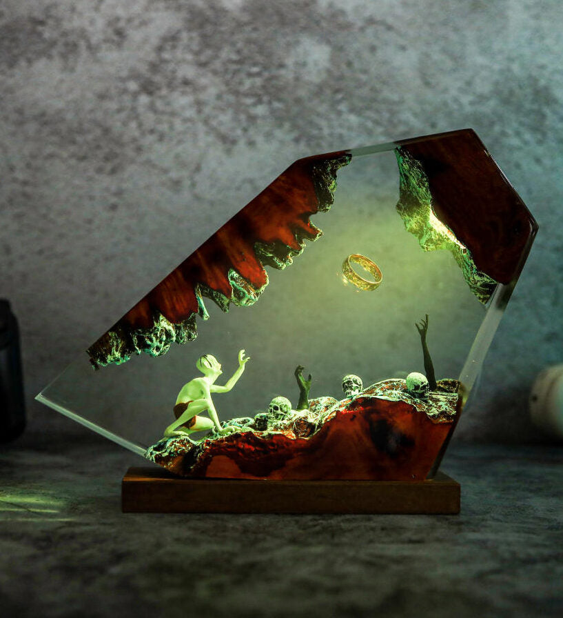 The Lord of the Rings Gollum Lamp - Image 16