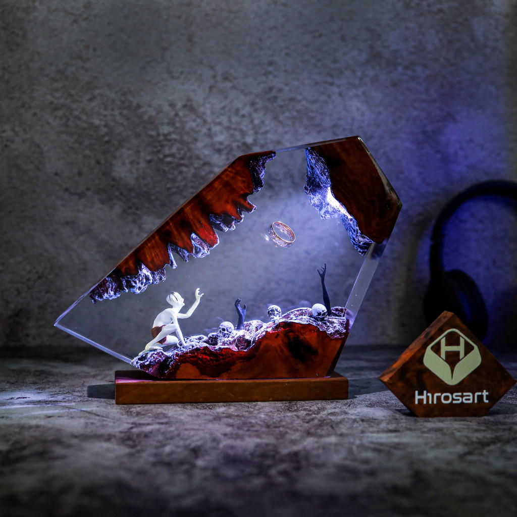 The Lord of the Rings Gollum Lamp - Image 18