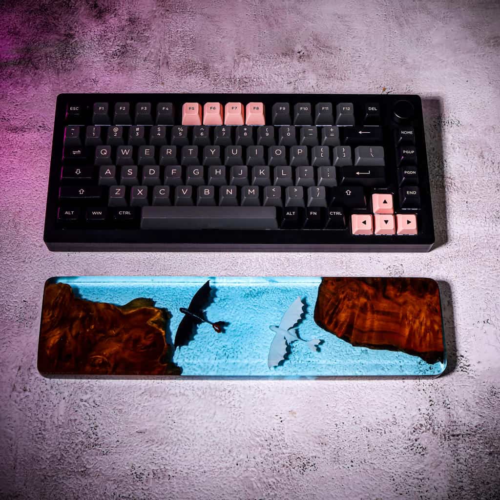 Toothless and Light Fury Resin Wrist Rest - Image 6