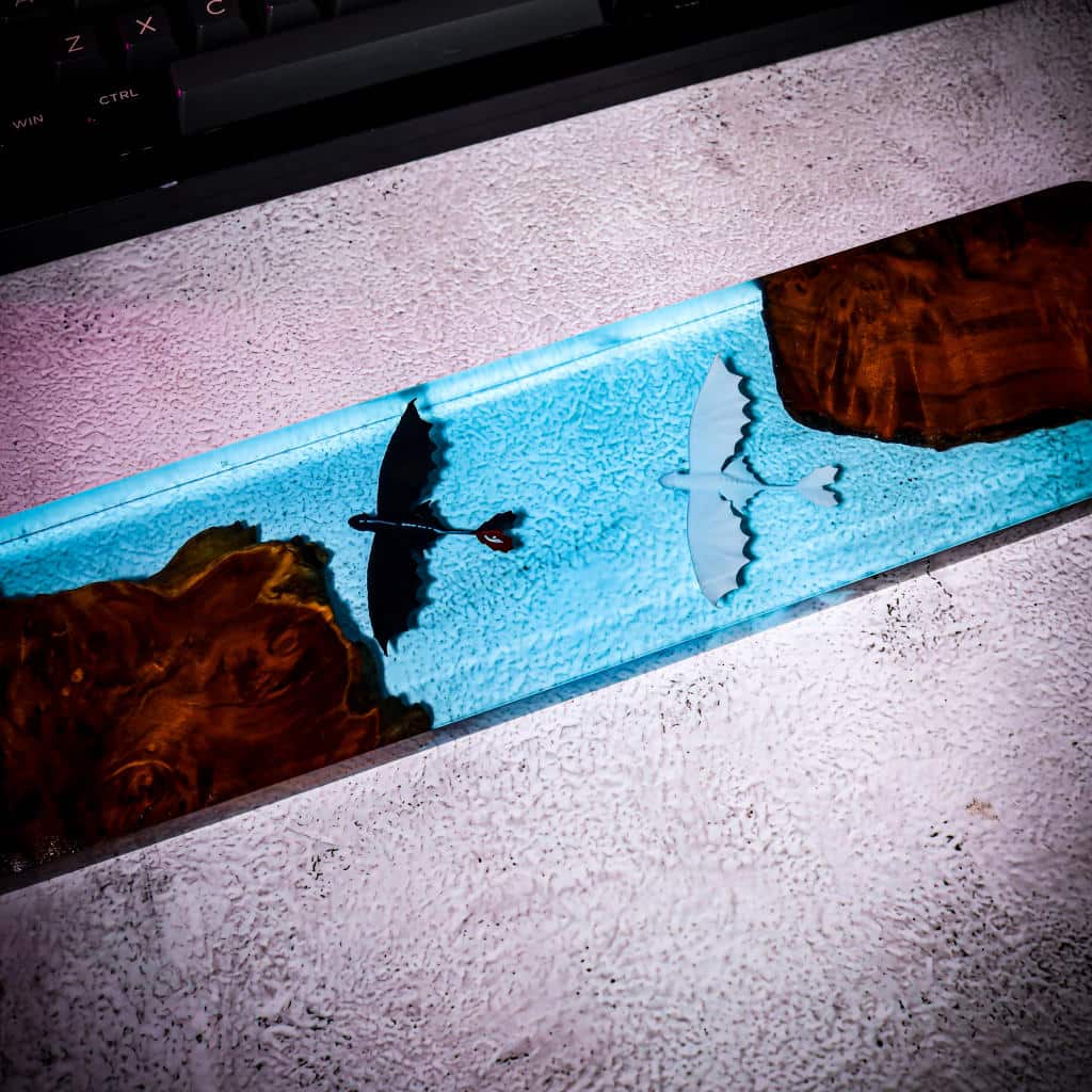 Toothless and Light Fury Resin Wrist Rest - Image 5