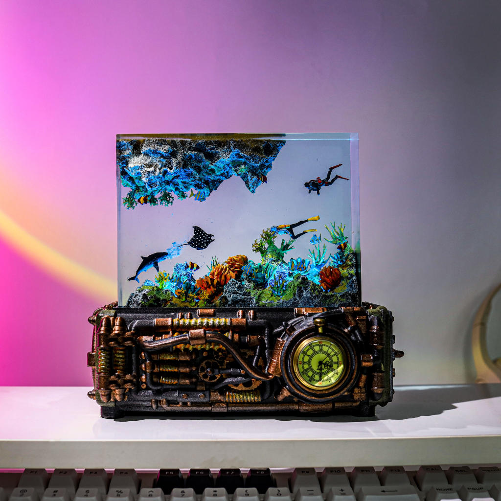 Underwater Scene and Classic clock Resin Lamp - Image 2
