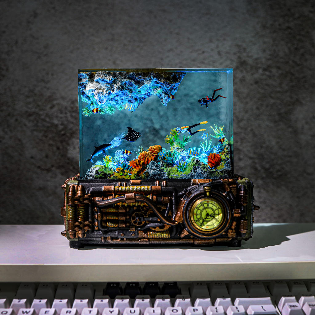 Underwater Scene and Classic clock Resin Lamp - Image 3