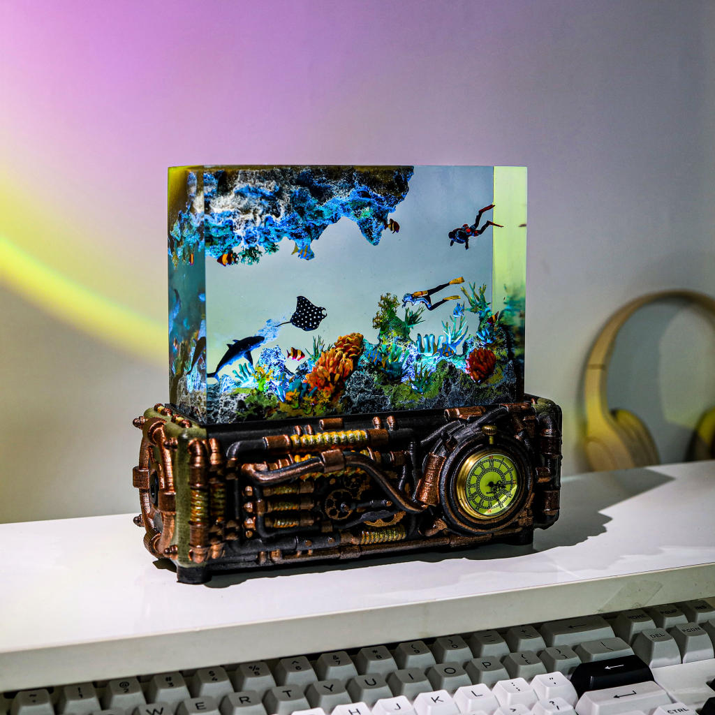 Underwater Scene and Classic clock Resin Lamp - Image 7