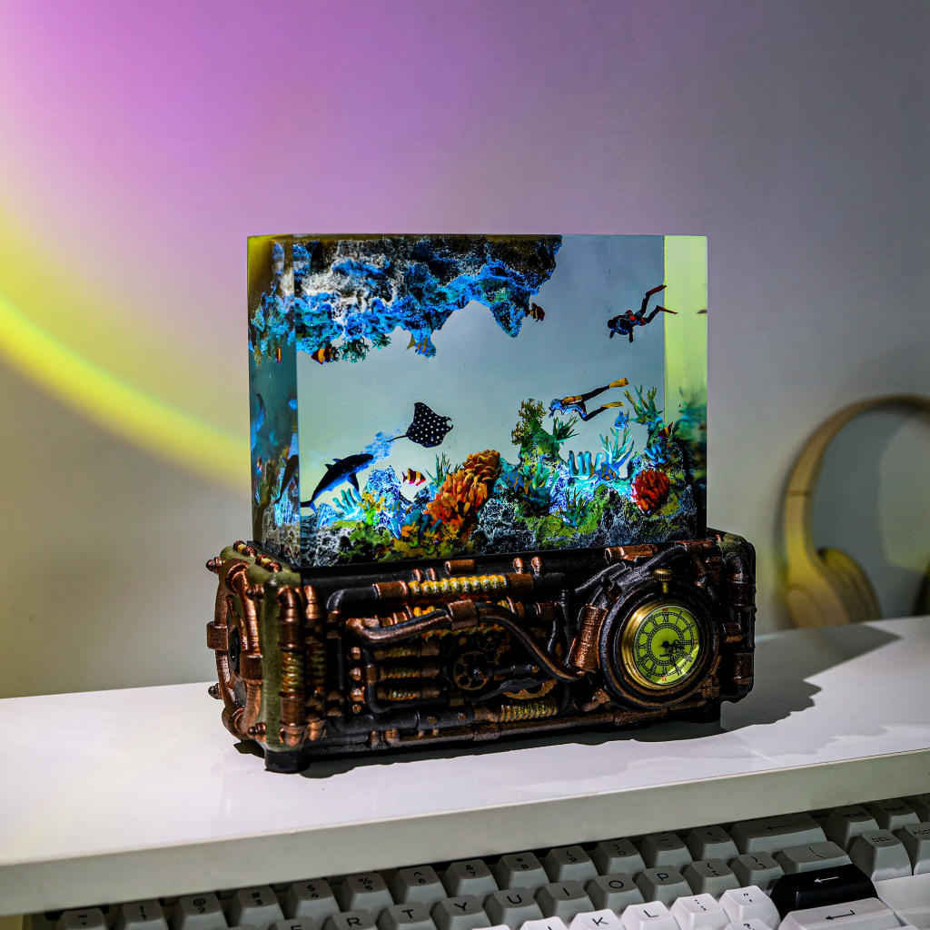 Underwater Scene and Classic clock Resin Lamp - Image 8