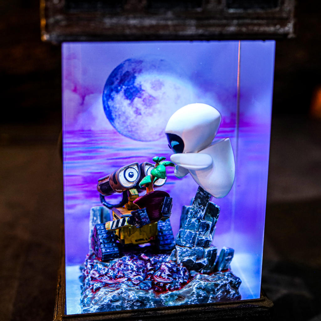 Wall-E and Eve Night Light - Image 4