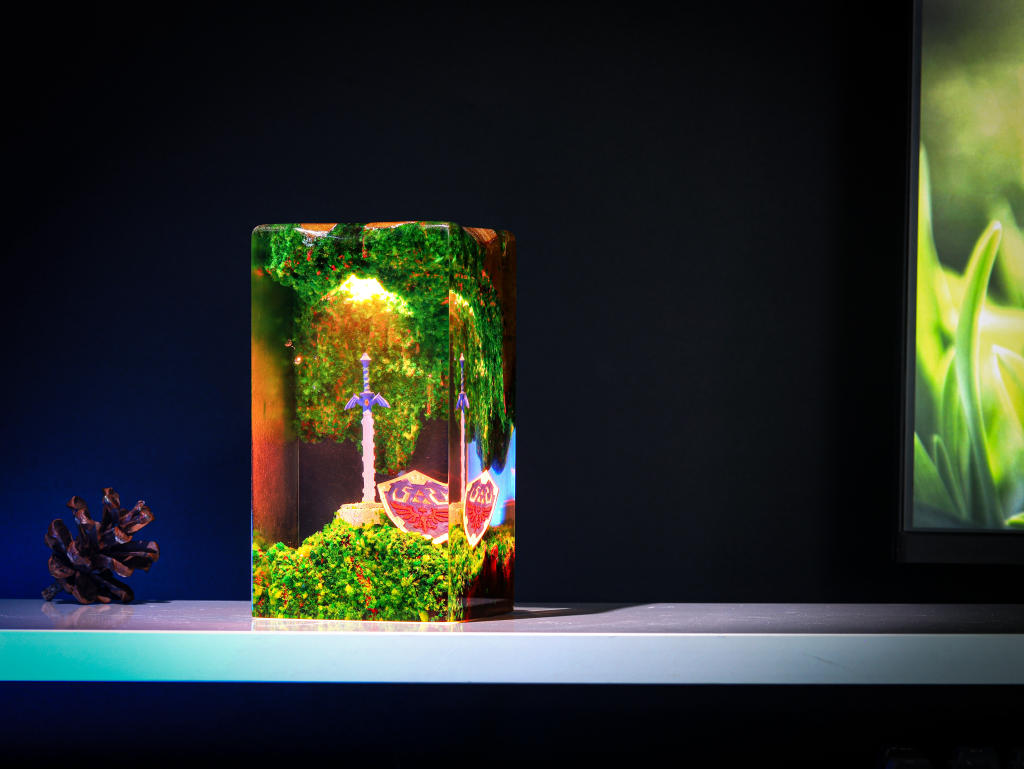 Zelda Shield and Master Sword Night Light - Image 8