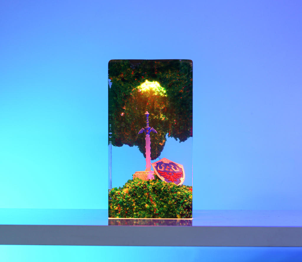 Zelda Shield and Master Sword Night Light - Image 6