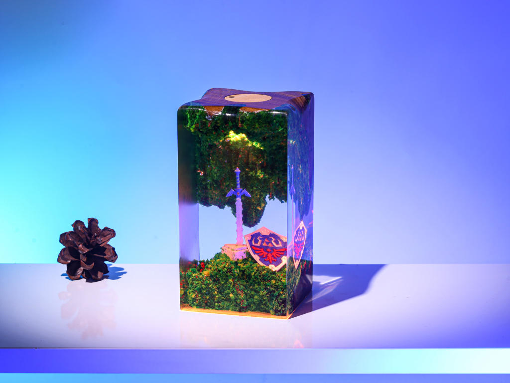 Zelda Shield and Master Sword Night Light - Image 5