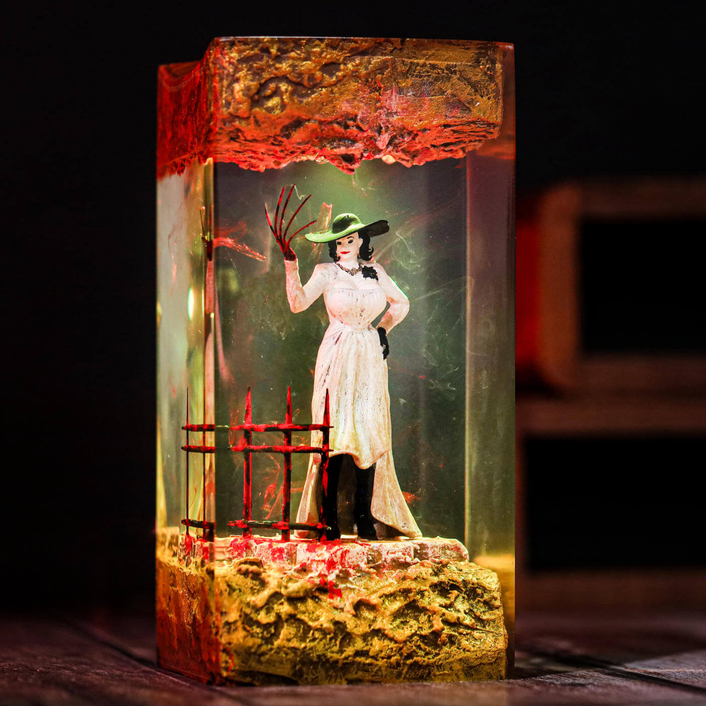 Alcina Dimitrescu Resident Evil Lamp - Image 5