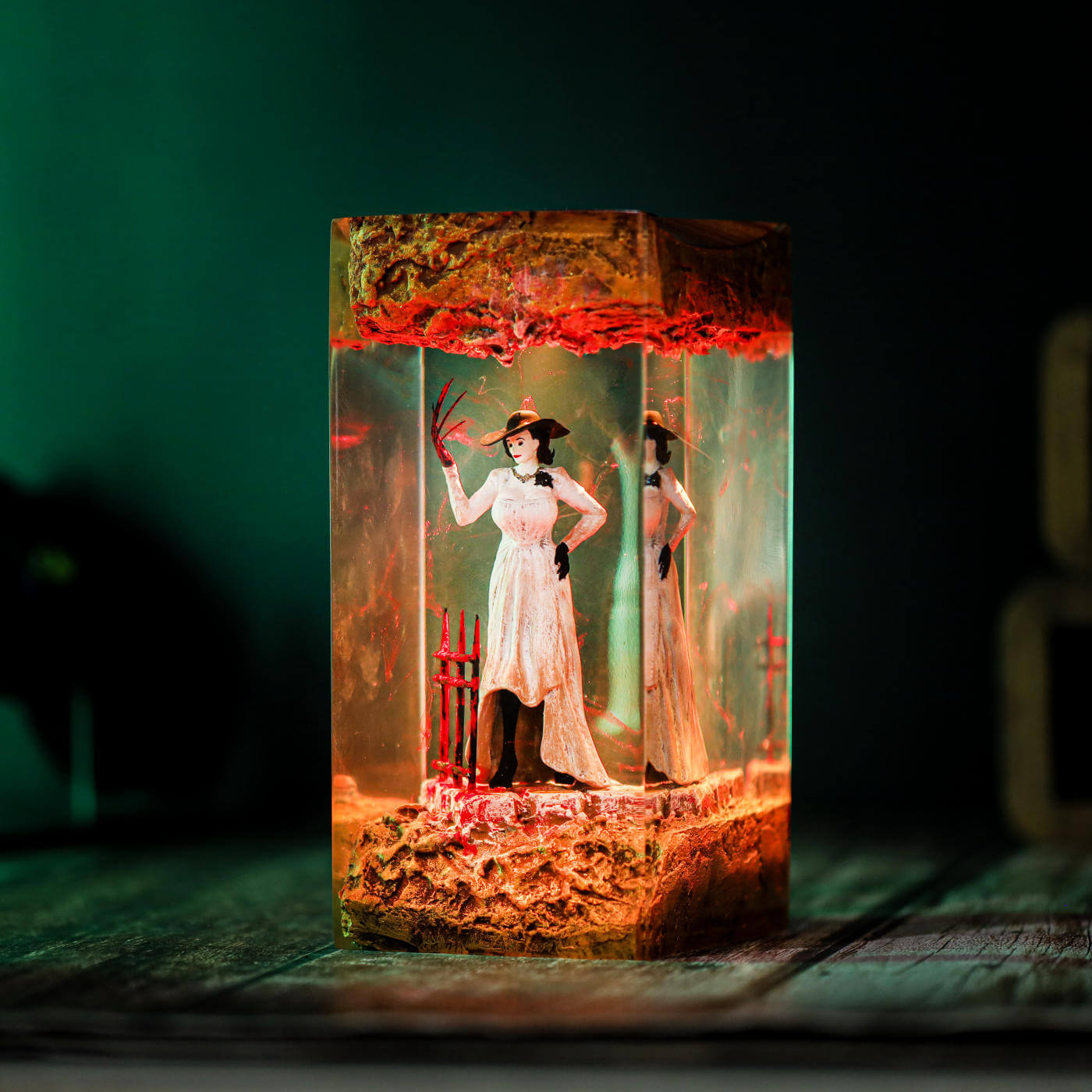 Alcina Dimitrescu Resident Evil Lamp - Image 4