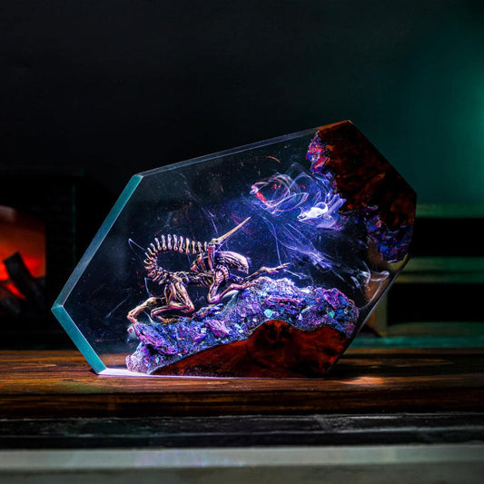 Alien Xenomorph Star Wars Epoxy Lamp Ver 3 - Image 2