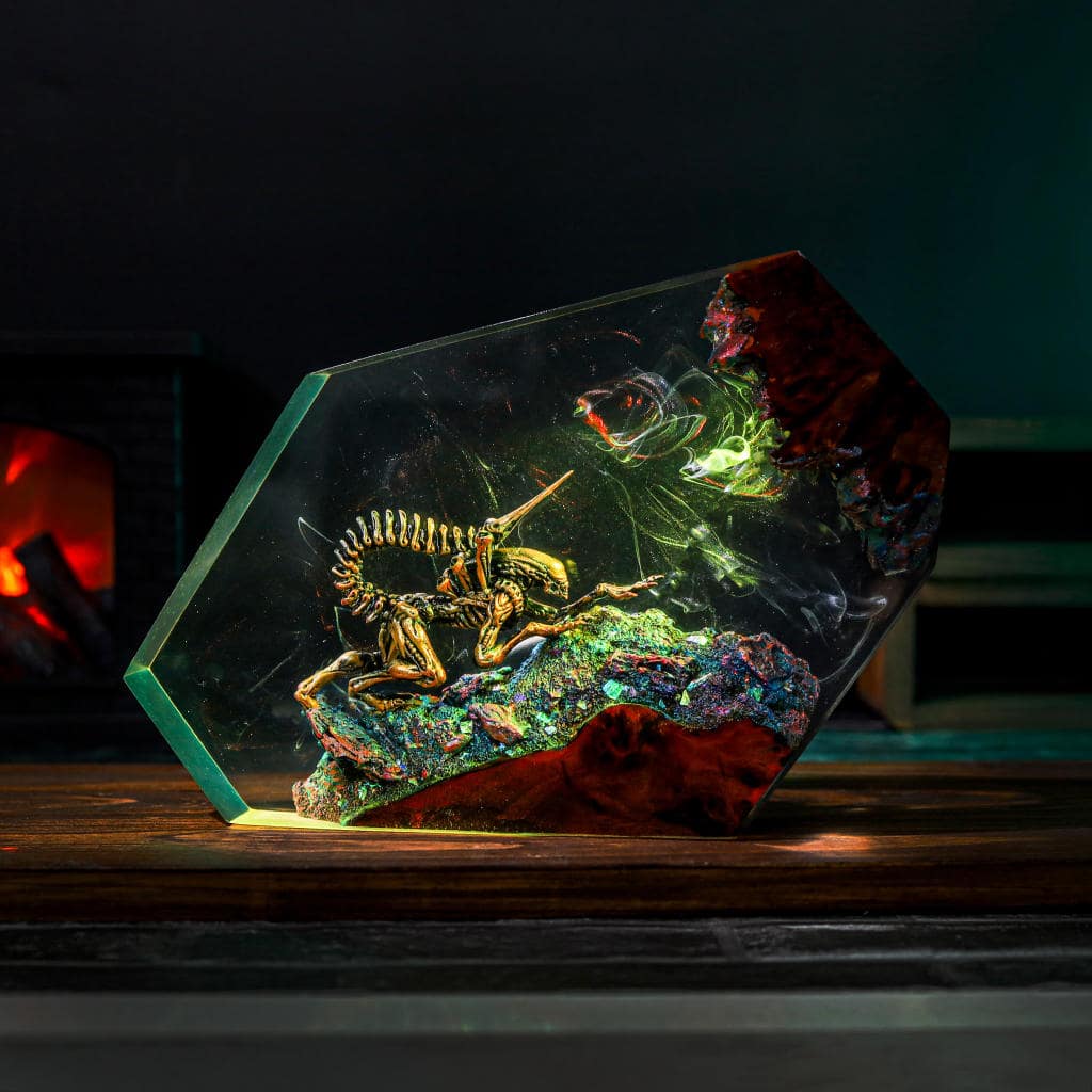 Alien Xenomorph Star Wars Epoxy Lamp Ver 3 - Image 3