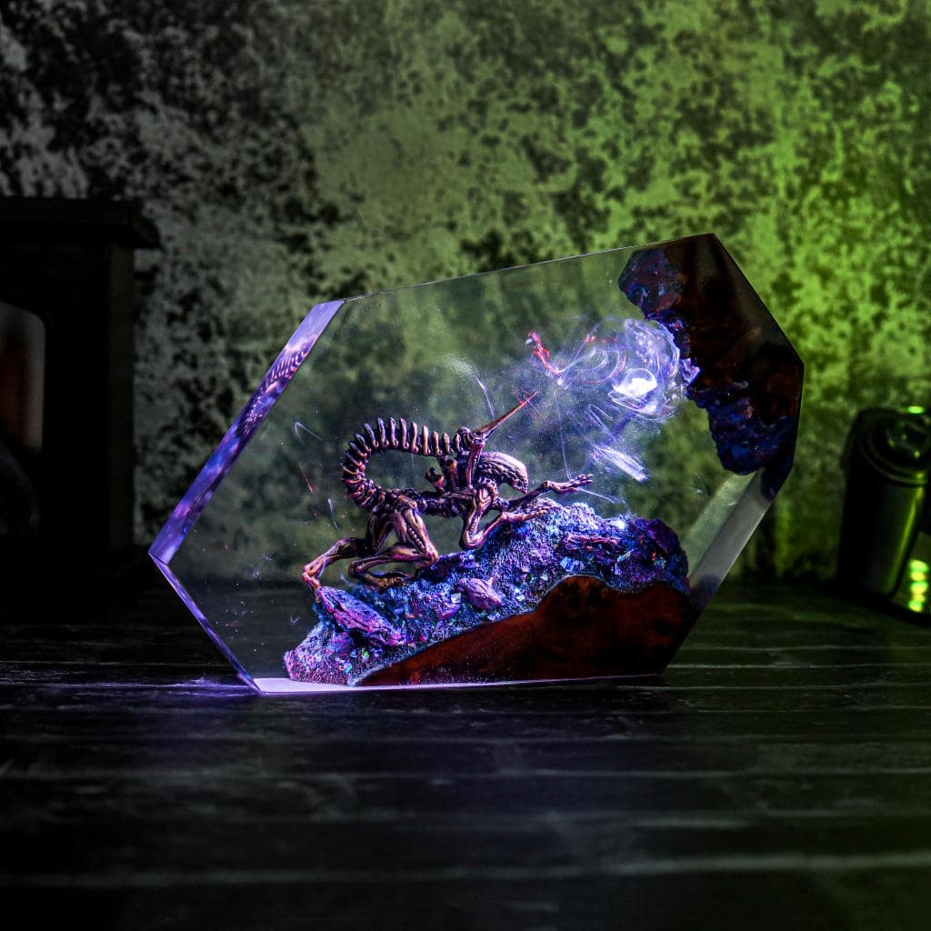 Alien Xenomorph Star Wars Epoxy Lamp Ver 3 - Image 7