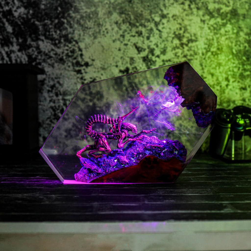Alien Xenomorph Star Wars Epoxy Lamp Ver 3 - Image 9