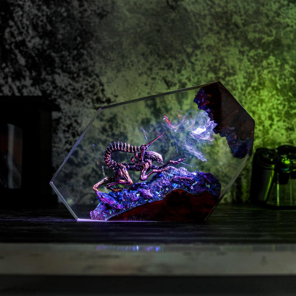Alien Xenomorph Star Wars Epoxy Lamp Ver 3 - Image 10