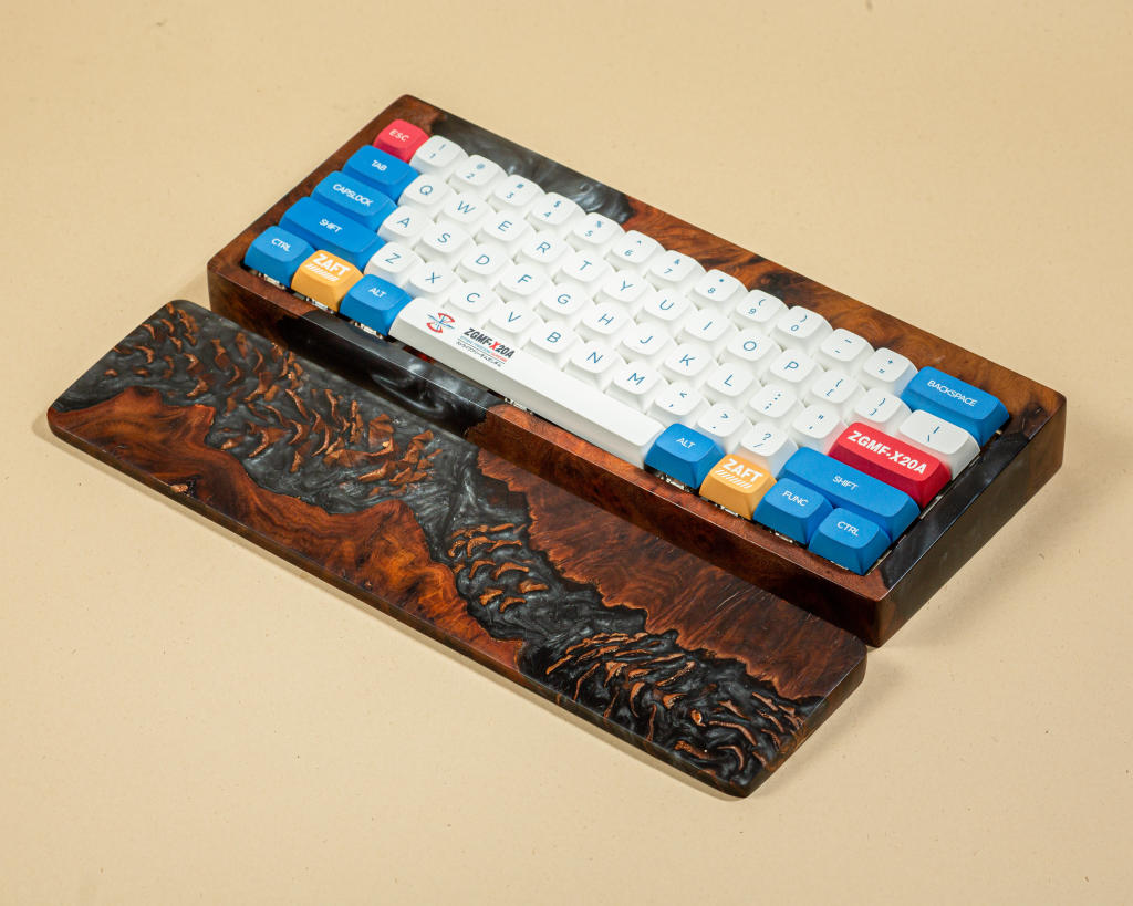 Black Resin and Wood Keyboard Case - Image 4