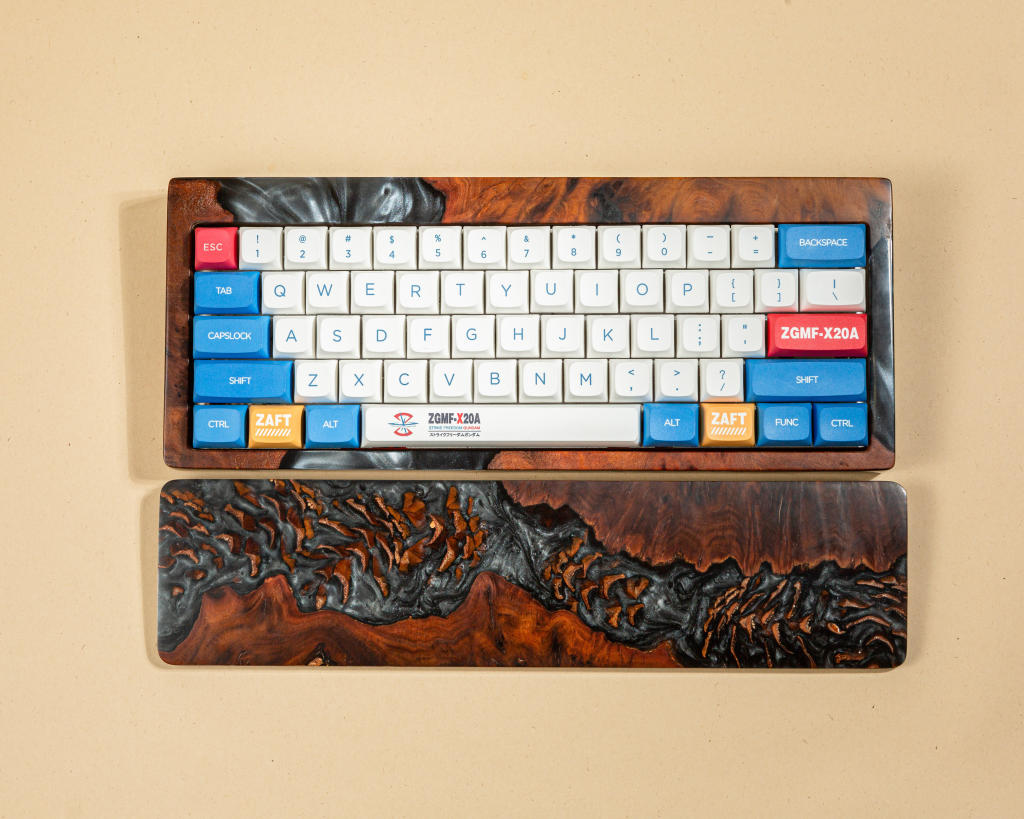 Black Resin and Wood Keyboard Case - Image 5