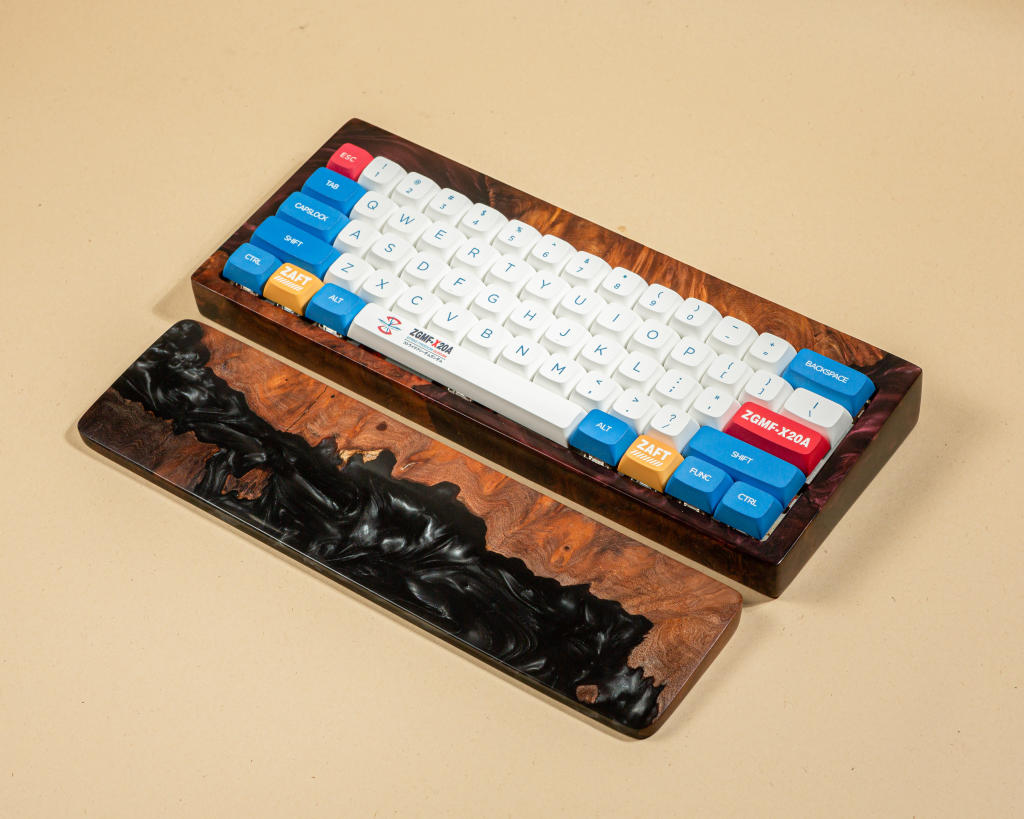 Black Resin and Wood Keyboard Case - Image 3