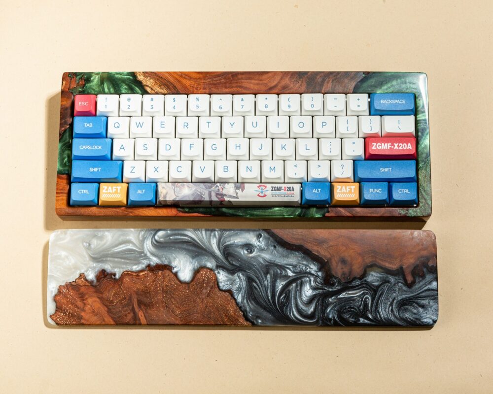 Yin Yang Resin and Wood wrist rest - Image 2