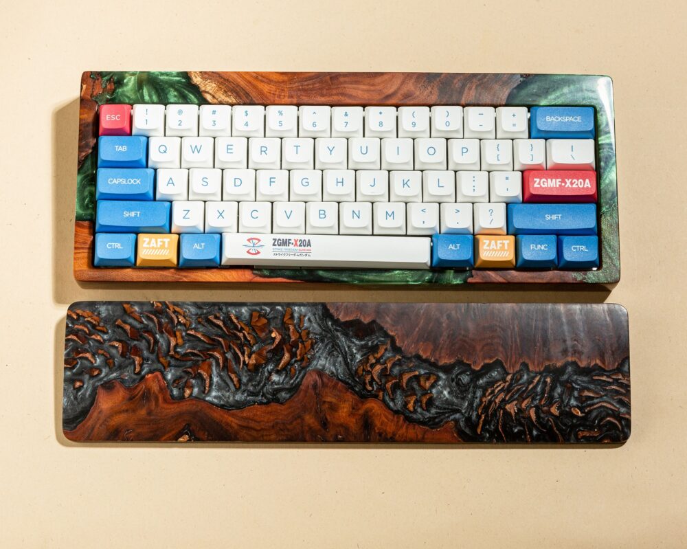 Yin Yang Resin and Wood wrist rest - Image 7