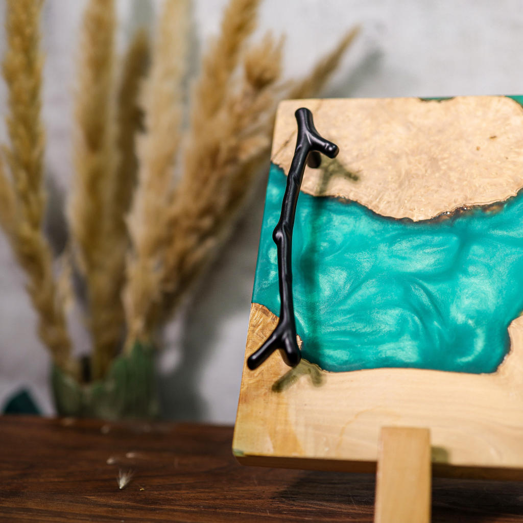 Blue Walnut Epoxy Resin Cheese Tray - Image 4