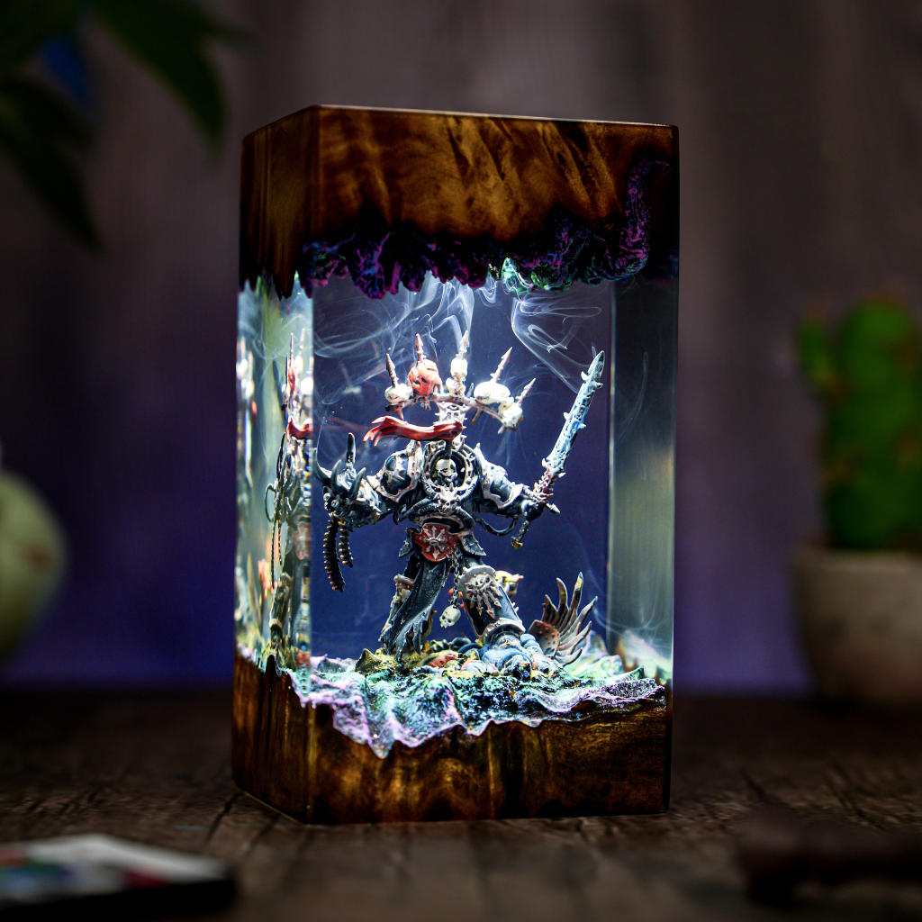 Chaos Space Marines Warhammer Lamp - Image 2