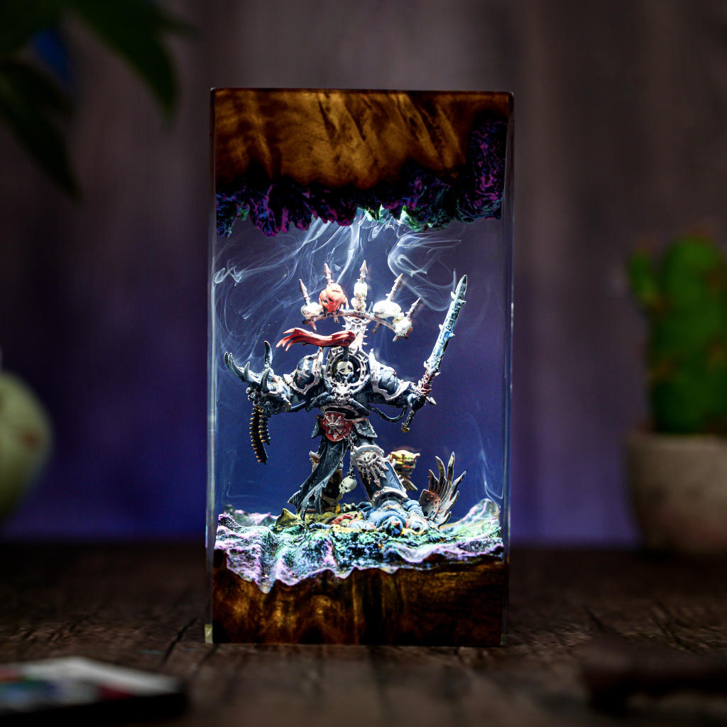 Chaos Space Marines Warhammer Lamp - Image 3